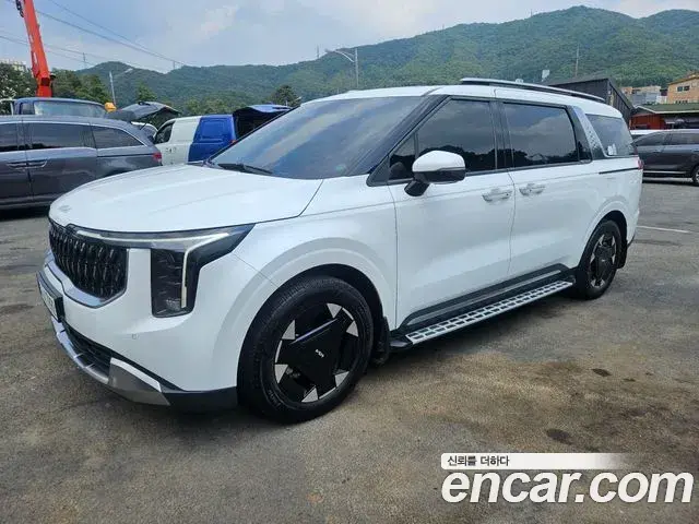 Kia Carnival 2024 — Şəkil 2/13