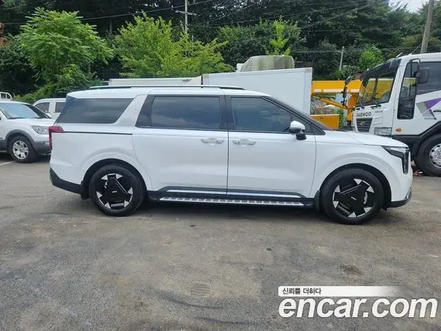 Kia Carnival 2024 — Şəkil 12/13