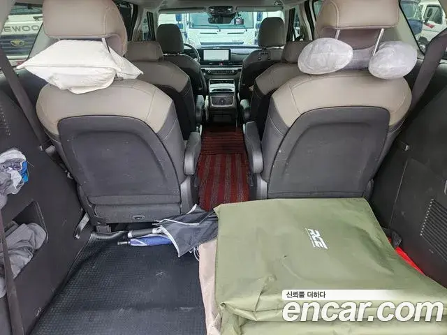 Kia Carnival 2024 — Şəkil 9/13
