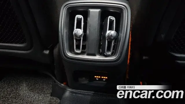 Volvo XC40 2018 — Photo 33/34
