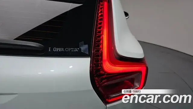 Volvo XC40 2018 — Photo 24/34