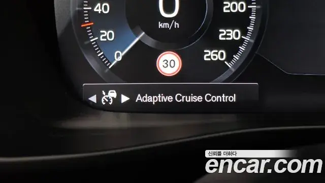 Volvo XC40 2018 — Photo 7/34