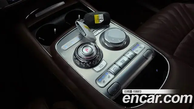 Genesis G90 2022 — ფოტო 16/20