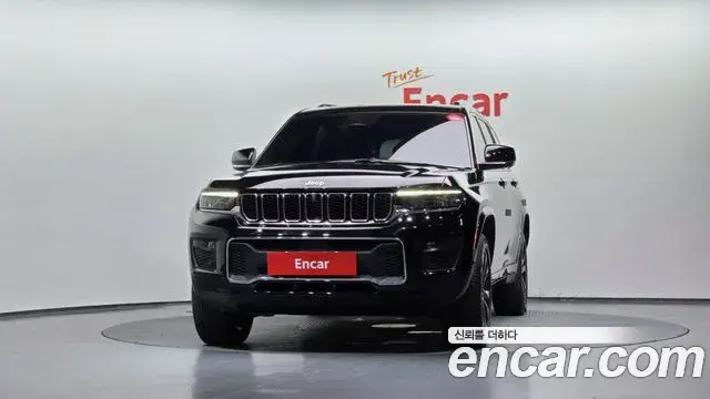 Jeep Grand Cherokee 2021 — Photo 29/38