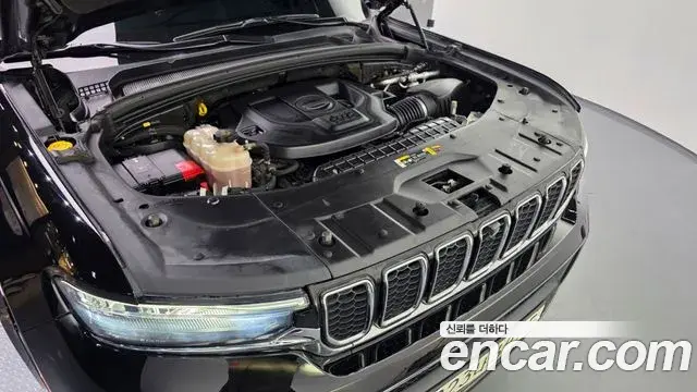 Jeep Grand Cherokee 2021 — Photo 8/38