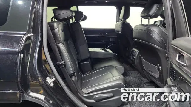 Jeep Grand Cherokee 2021 — Photo 21/38