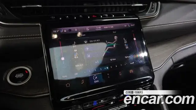 Jeep Grand Cherokee 2021 — Photo 28/38