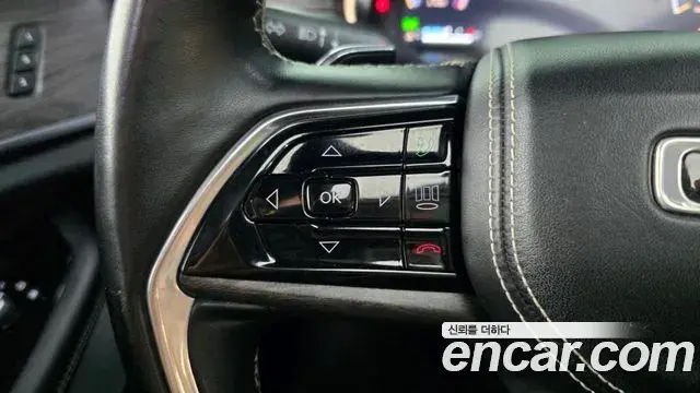 Jeep Grand Cherokee 2021 — Photo 16/38
