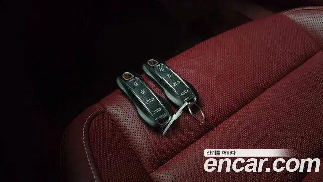 Porsche 911 2023 — Şəkil 23/30