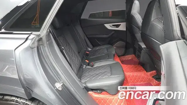 Audi Q8 2023 — ფოტო 31/41
