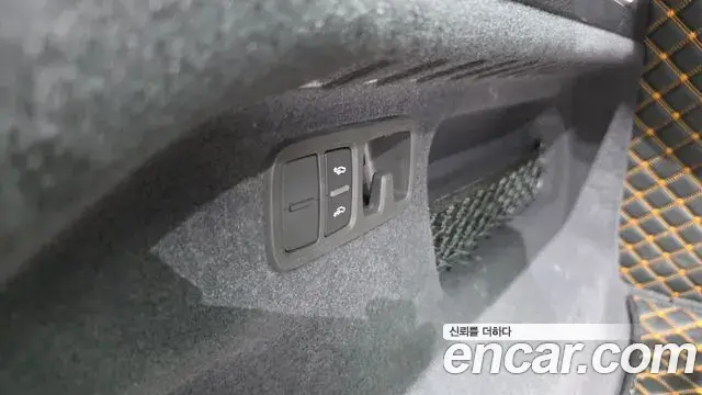 Audi Q8 2023 — ფოტო 29/41