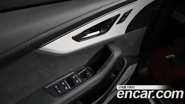 Audi Q8 2023 — ფოტო 7/41