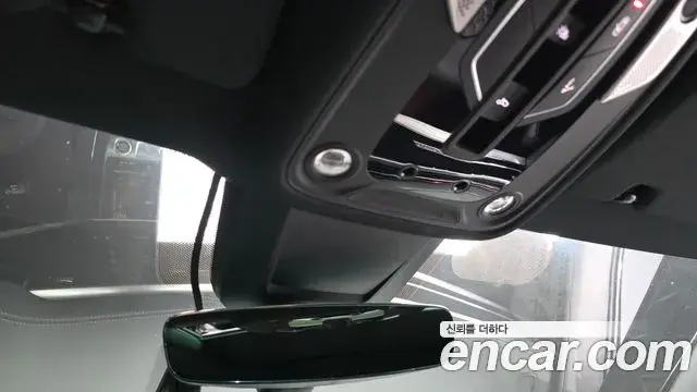 Audi Q8 2023 — ფოტო 33/41
