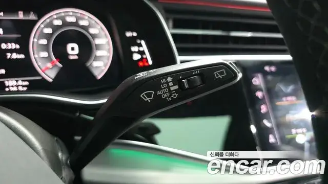Audi Q8 2023 — ფოტო 39/41