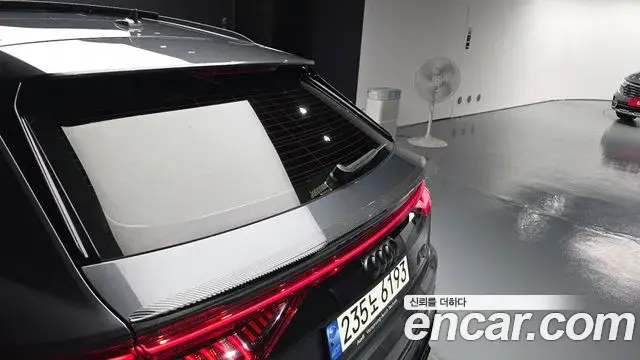 Audi Q8 2023 — ფოტო 18/41