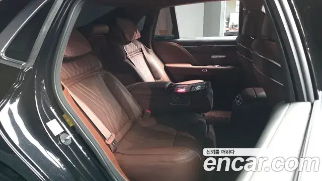 Genesis G90 2023 — Şəkil 8/31