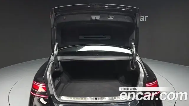 Genesis G90 2023 — Şəkil 28/31