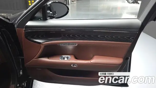 Genesis G90 2023 — Şəkil 26/31