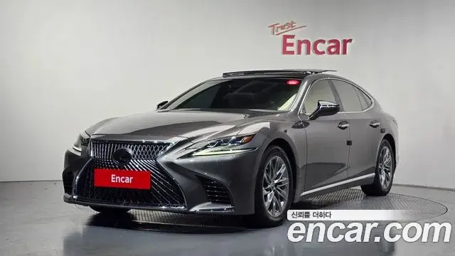 Lexus LS500 2018 — Şəkil 32/36