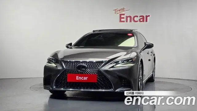 Lexus LS500 2018 — Şəkil 26/36