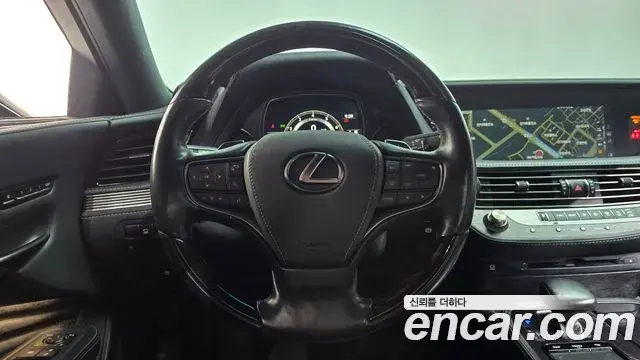 Lexus LS500 2018 — Şəkil 13/36