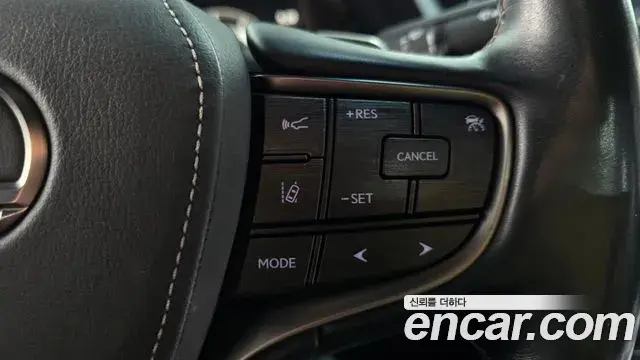 Lexus LS500 2018 — Şəkil 2/36