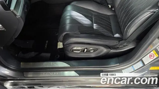 Lexus LS500 2018 — Şəkil 10/36