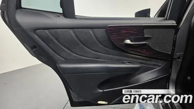 Lexus LS500 2018 — Şəkil 16/36