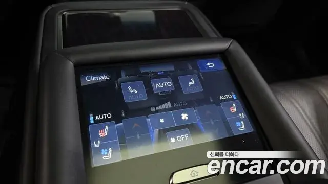 Lexus LS500 2018 — Şəkil 25/36