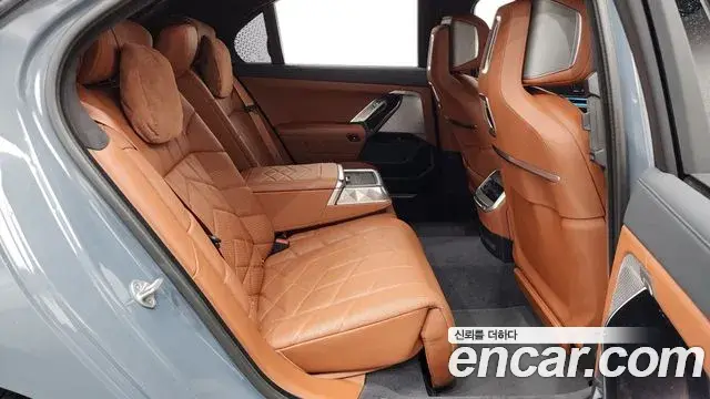 BMW 7 Series 2023 — Фото 11/20