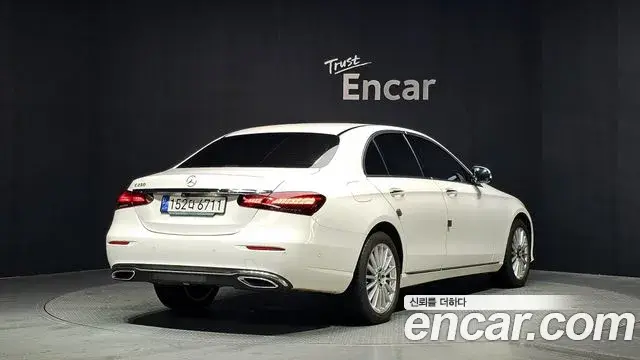 Mercedes-Benz E-Class 2023 — Şəkil 13/20