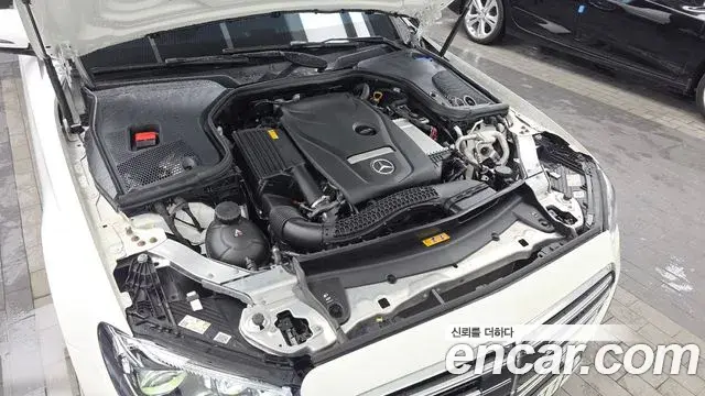 Mercedes-Benz E-Class 2023 — Şəkil 19/20