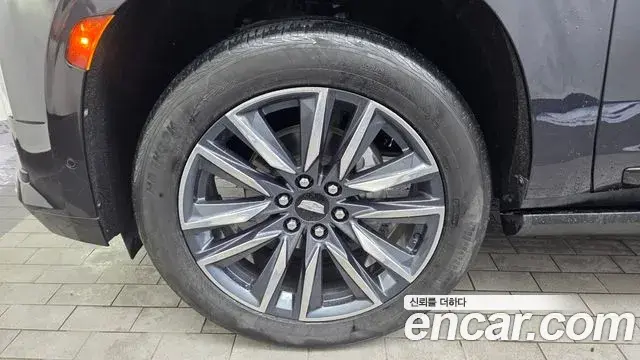 Cadillac Escalade 2022 — ფოტო 1/35