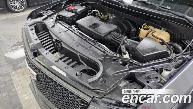 Cadillac Escalade 2022 — ფოტო 30/35
