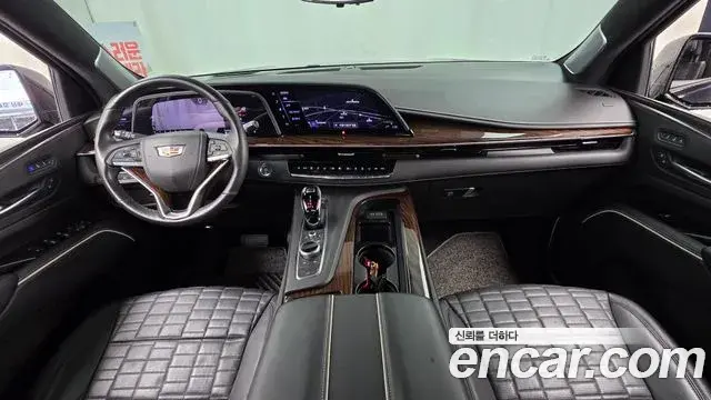 Cadillac Escalade 2022 — ფოტო 23/35