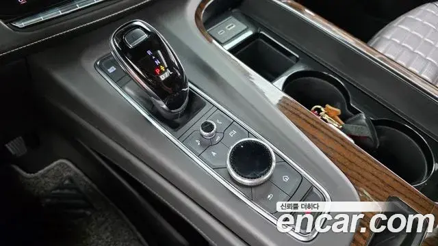 Cadillac Escalade 2022 — ფოტო 18/35
