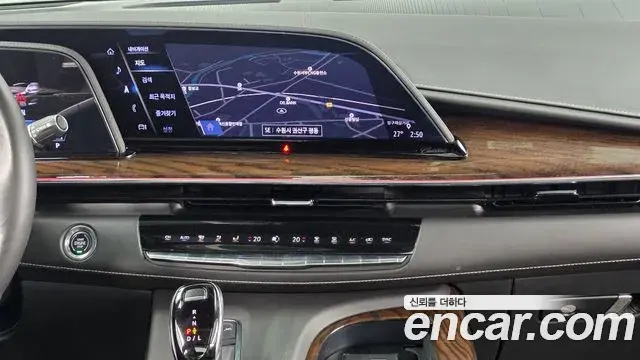 Cadillac Escalade 2022 — ფოტო 34/35