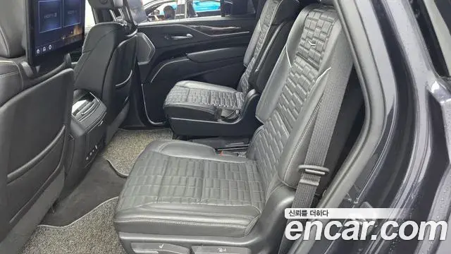 Cadillac Escalade 2022 — ფოტო 29/35