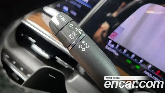 Cadillac Escalade 2022 — ფოტო 16/35