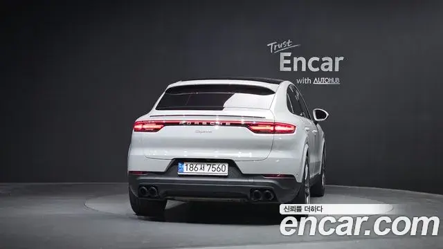Porsche Cayenne 2023 — Photo 13/20