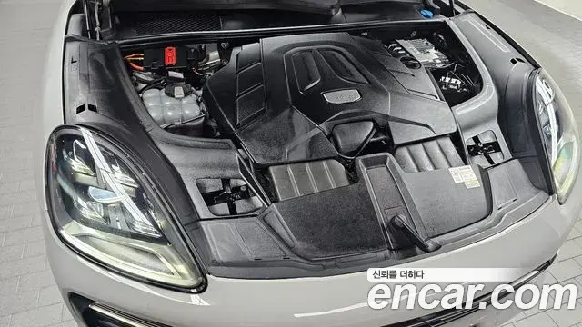 Porsche Cayenne 2023 — Photo 6/20