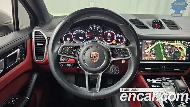Porsche Cayenne 2023 — Photo 2/20