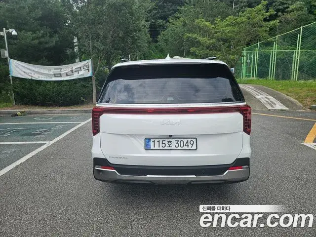 Kia Carnival 2024 — Şəkil 2/18