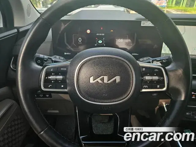 Kia Carnival 2024 — Şəkil 16/18