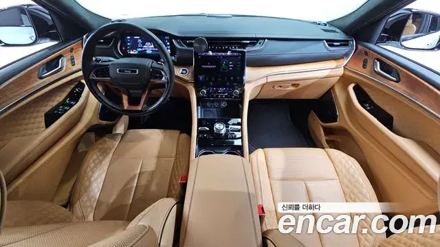 Jeep Grand Cherokee 2023 — Photo 23/35