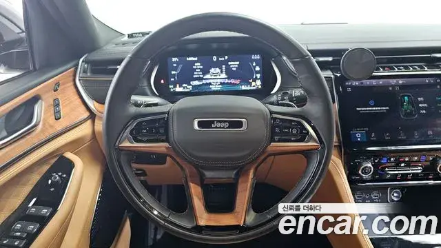 Jeep Grand Cherokee 2023 — Photo 10/35