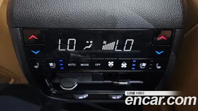 Jeep Grand Cherokee 2023 — Photo 24/35