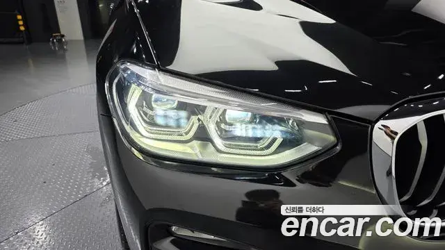 BMW X4 2021 — Photo 11/32