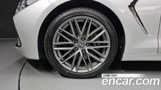 Genesis G70 2018 — ფოტო 1/34