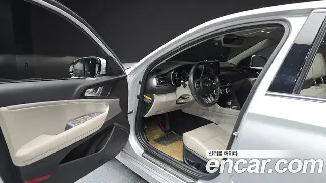 Genesis G70 2018 — ფოტო 28/34